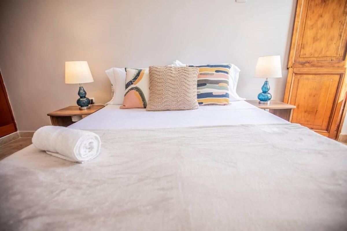 Historic Getaway With Breakfast Apartment