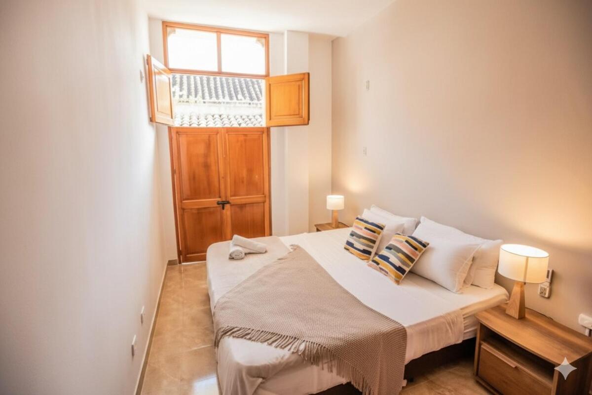 Historic Getaway With Breakfast Apartment